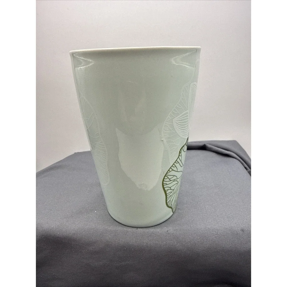 Tea Forte KATI  Cup,   LOTUS Flowers, Pale Light Green 